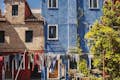 Facciate di case colorate a Burano