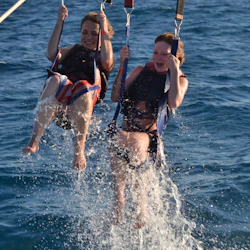 Hurghada: Guided Parasailing Experience + Roundtrip Transfer 2