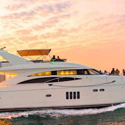 Dubai Harbour: 2-Hr Luxury Yacht Tour with Food & Drinks 5
