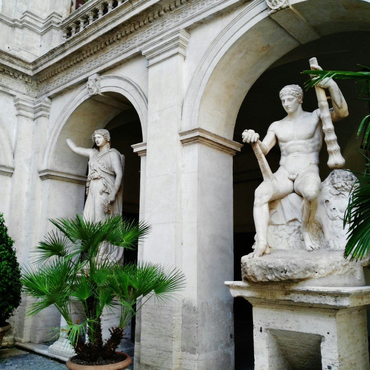 Entrada reservada al Palacio Altemps - Alojamientos en Roma