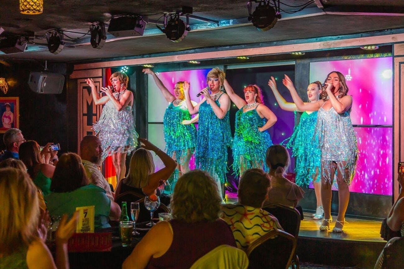 Music Hall Tavern Lanzarote: Spettacolo comico drag show + cena — 2