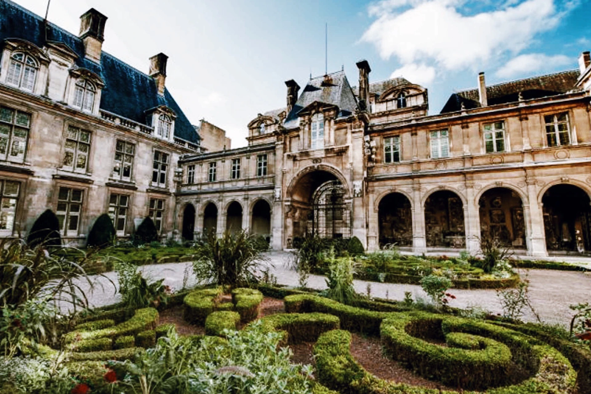 Guided tour of Marais district and Jewish quarter of Paris by Babylon Tours