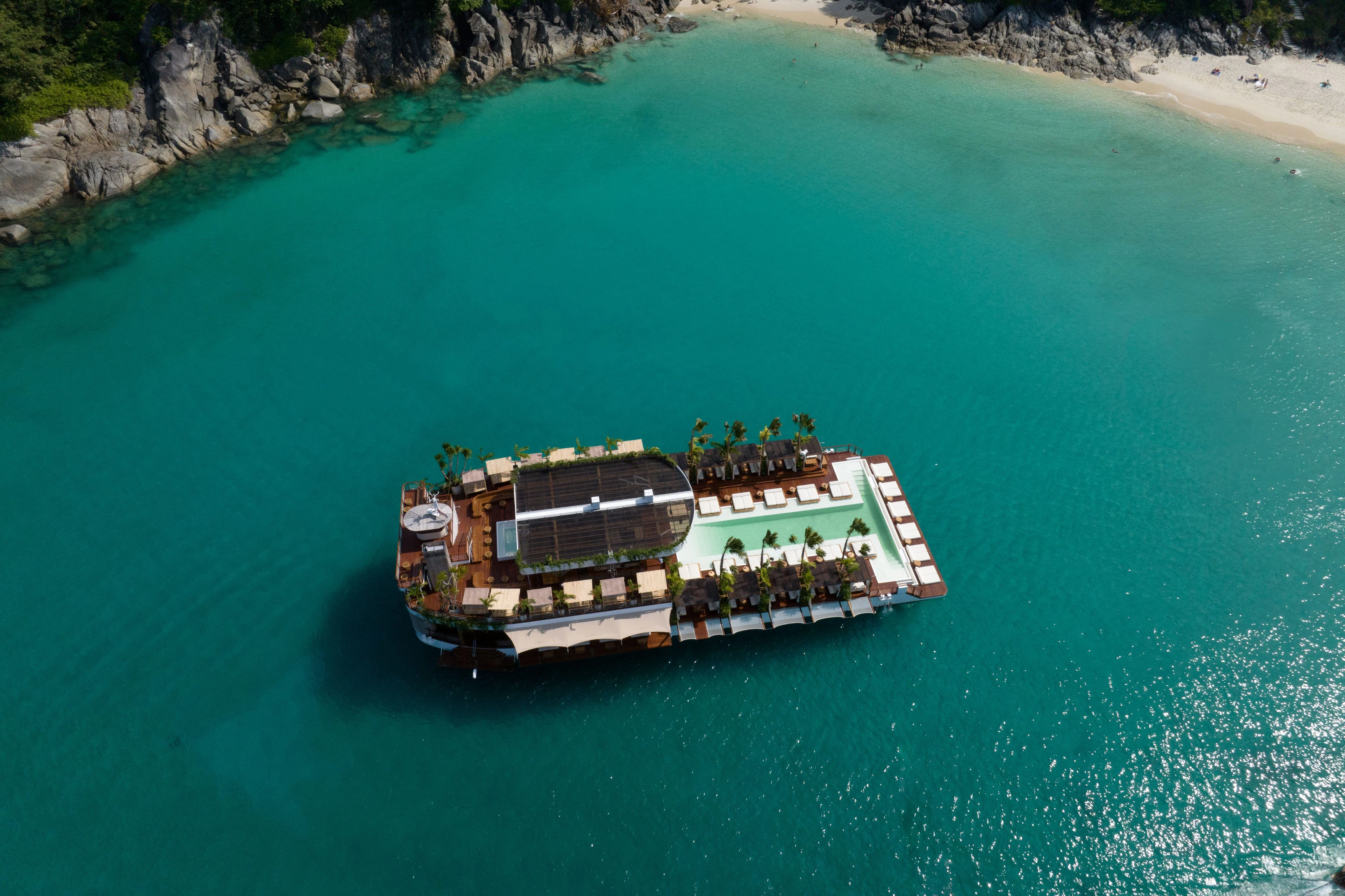 Phuket: Yona Floating Beach Club Experience