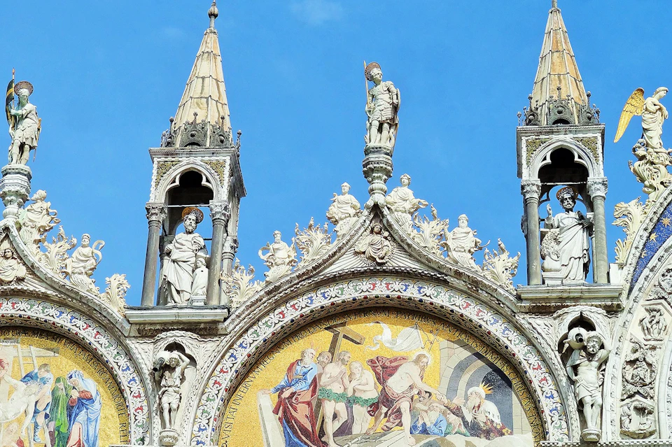 Detail decorations