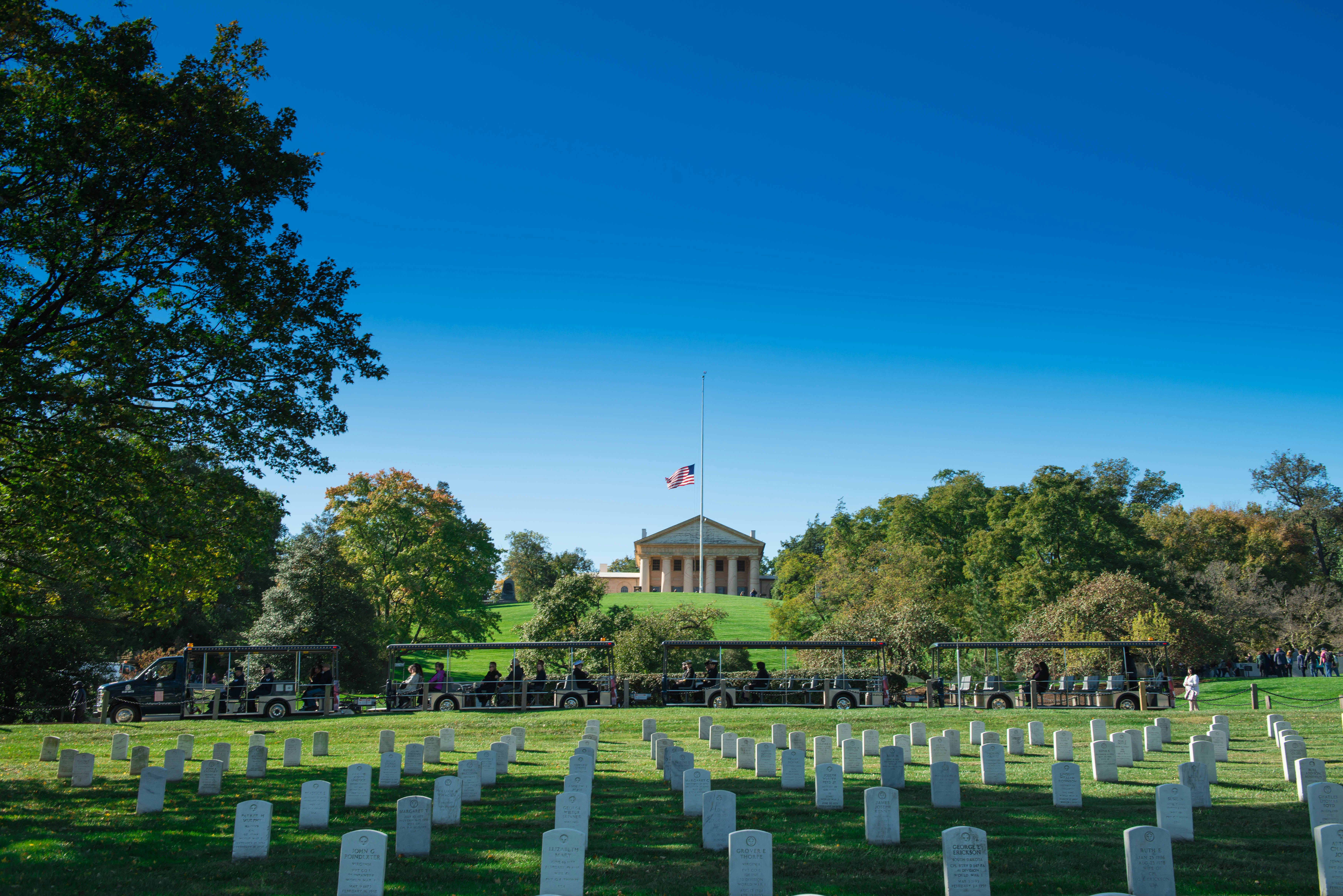 Arlington National Cemetery: Hop-on Hop-off Trolley Tour