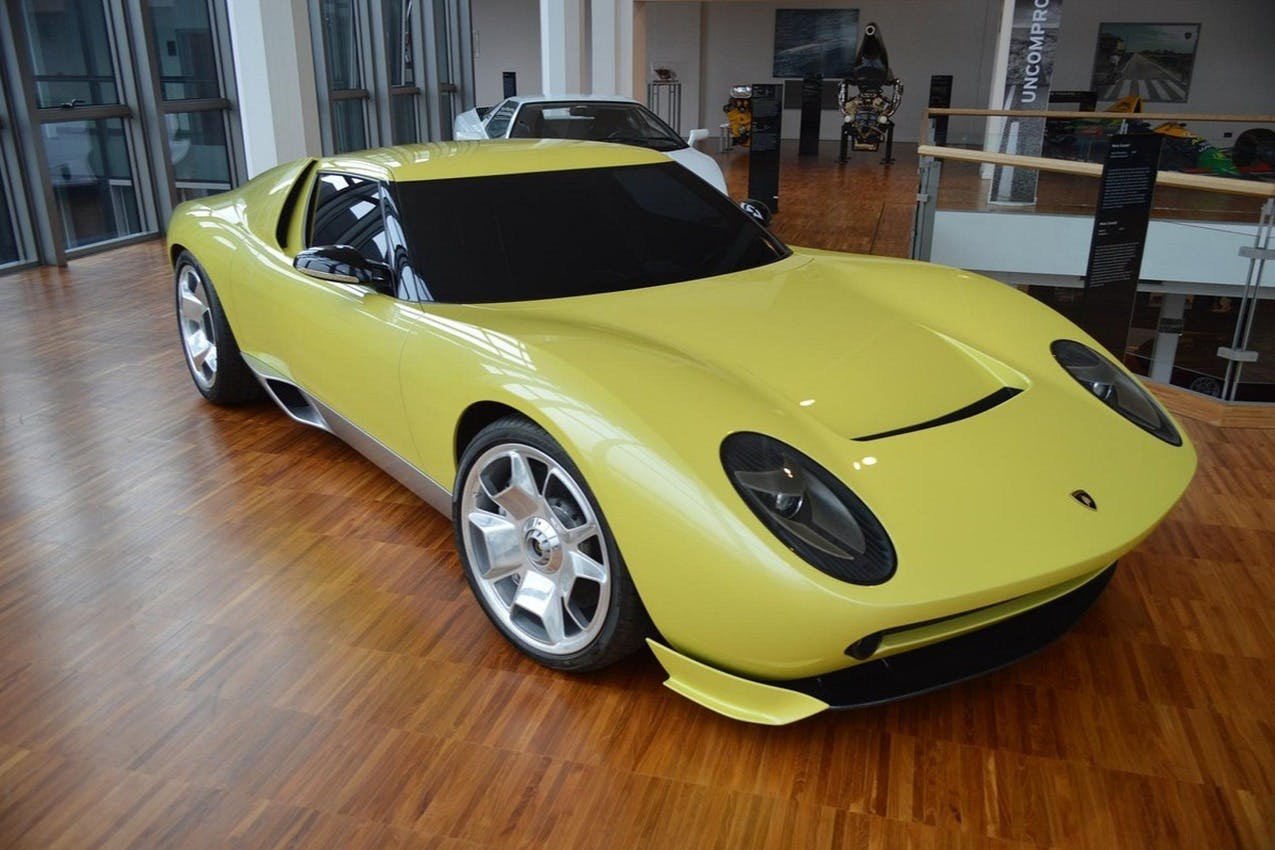 Bologna: Lamborghini Museum Guided Tour + Entry Ticket 2