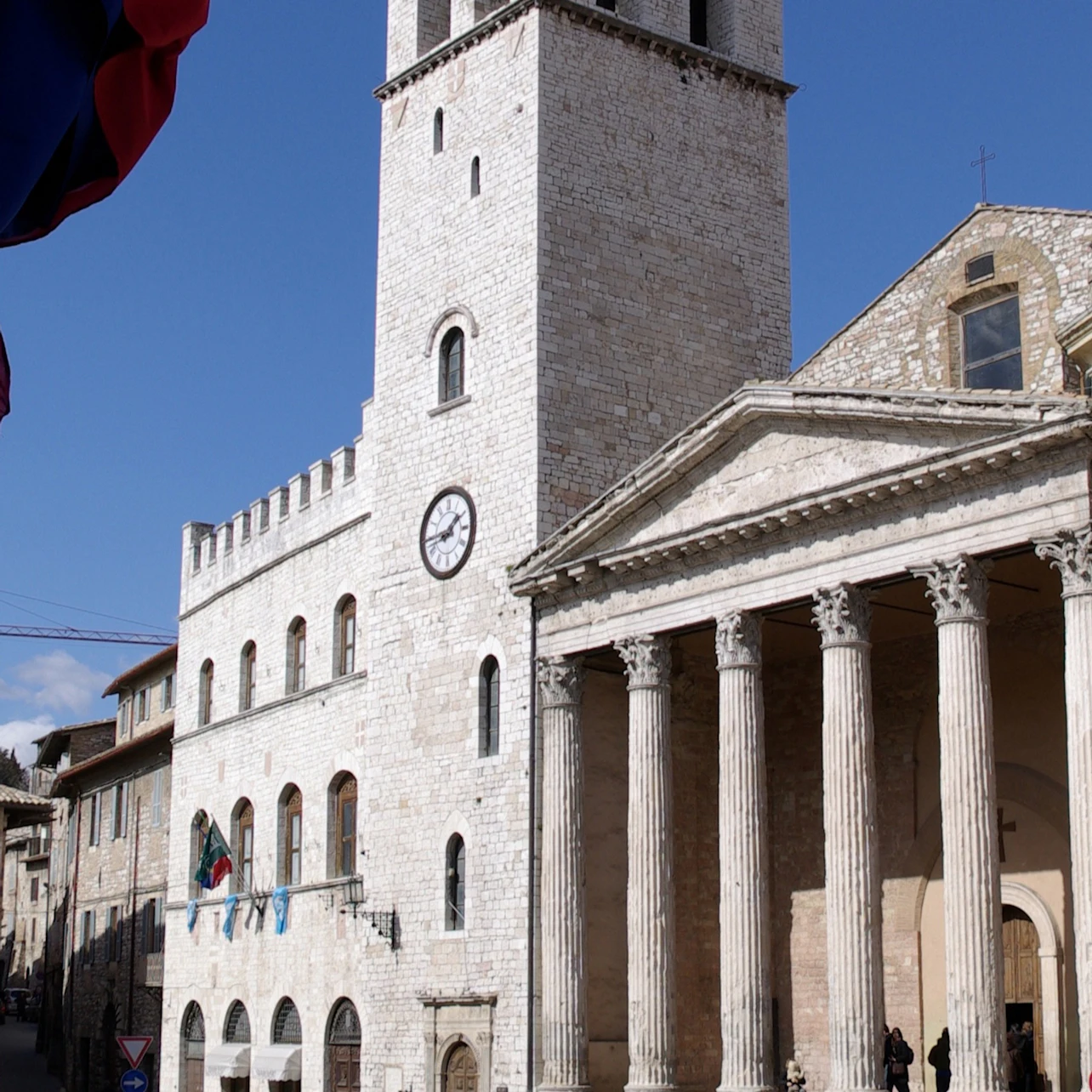 Pinacoteca, Foro Romano y Rocca Maggiore