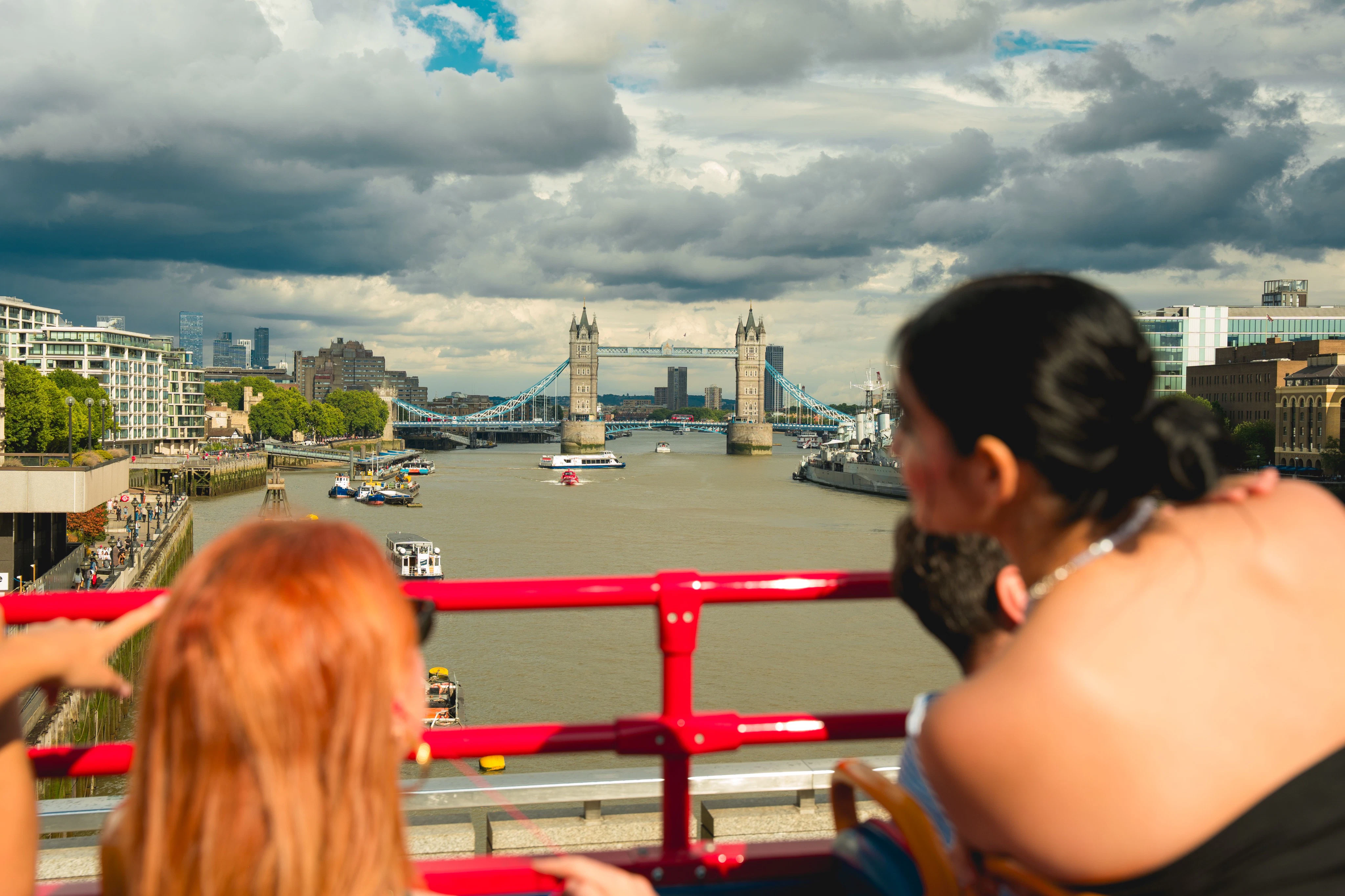 London: Roundtrip Uber Boat & 1-Day Hop-on Hop-off Bus Pass