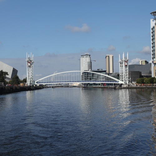 Recorrido fluvial por la ciudad de Manchester