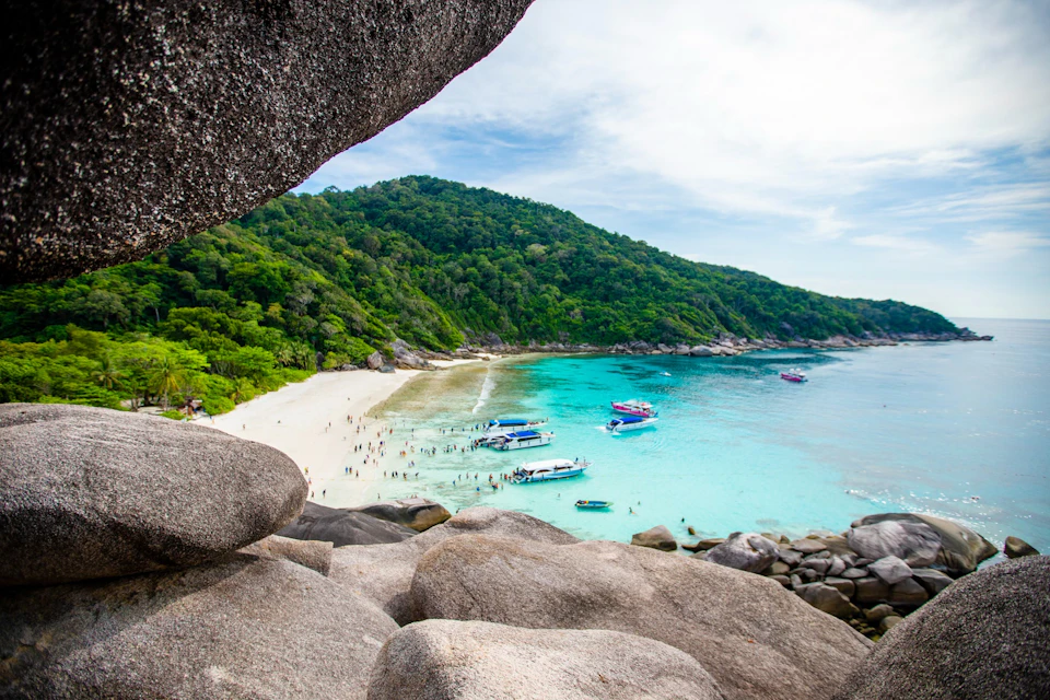 Climb Sailing Rock for spectacular panoramic views of the islands.