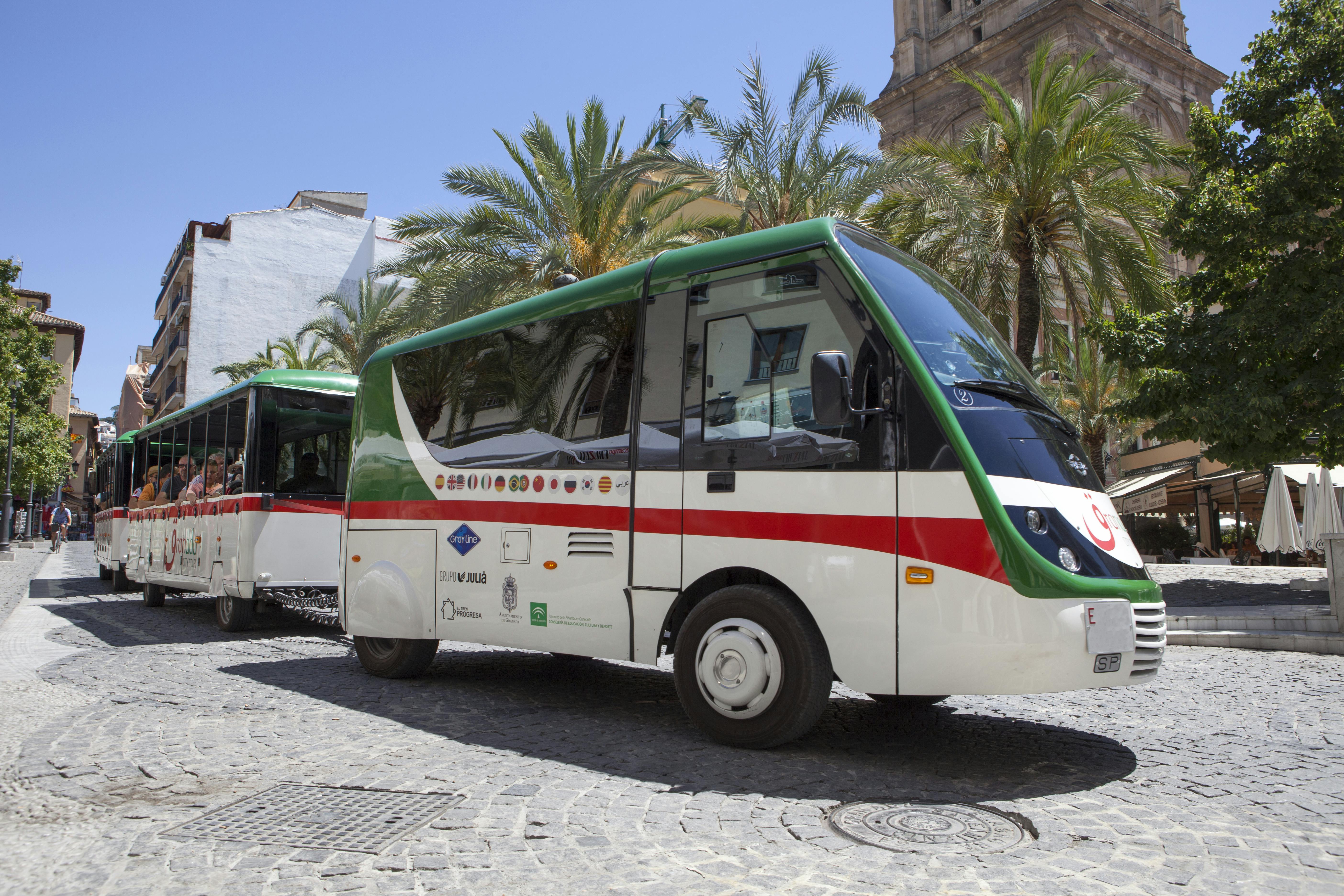 Autocarro turístico Hop on Hop off em Granada (Espanha)