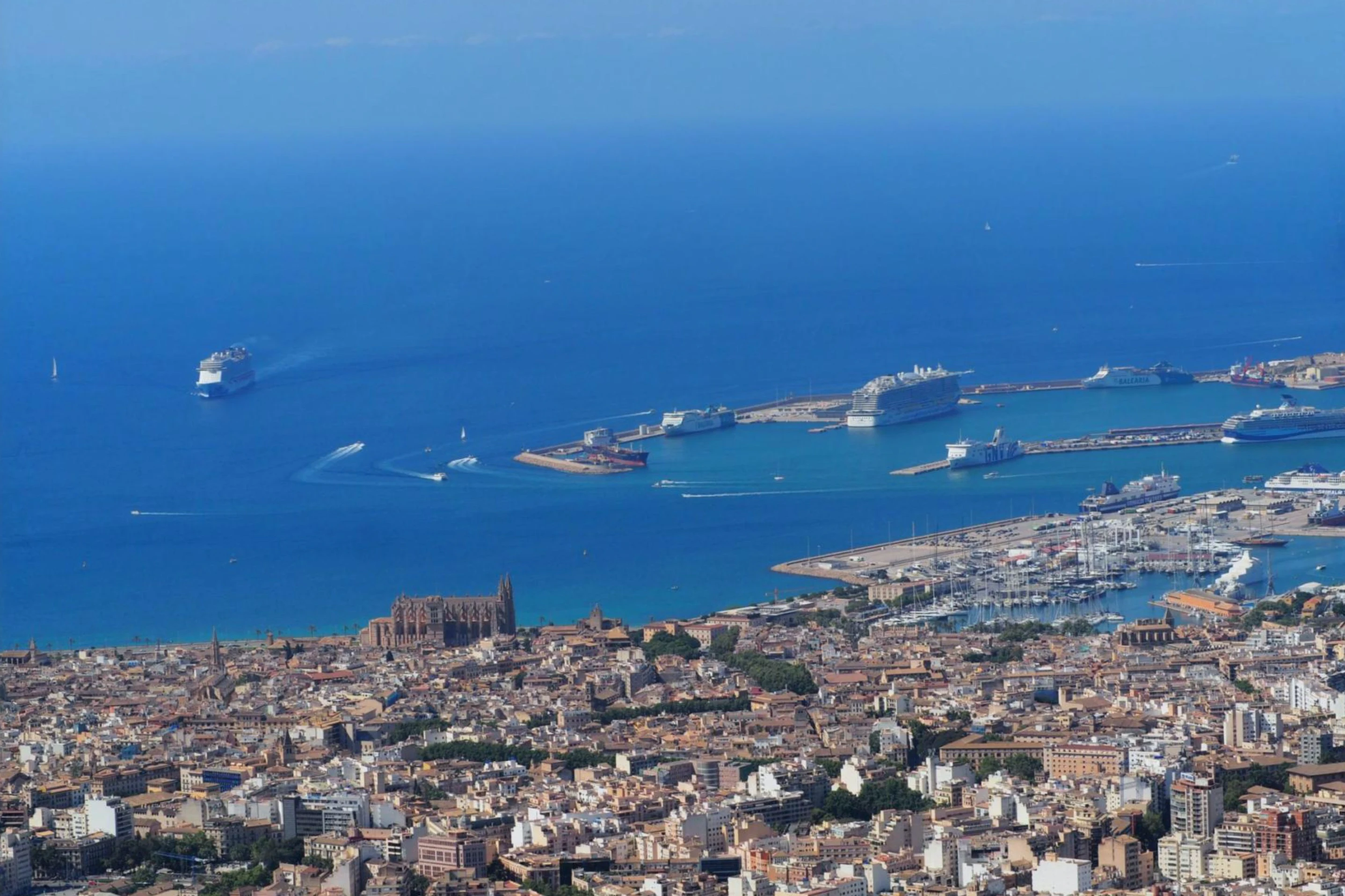 Palma: Helicopter Tour