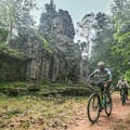 您可以骑自行车穿过历史悠久的寺庙群，在友好专业的导游带领下了解寺庙的历史。