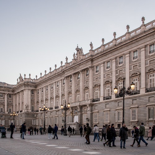 Palacio Real de Madrid: Acceso rápido + Guía digital opcional