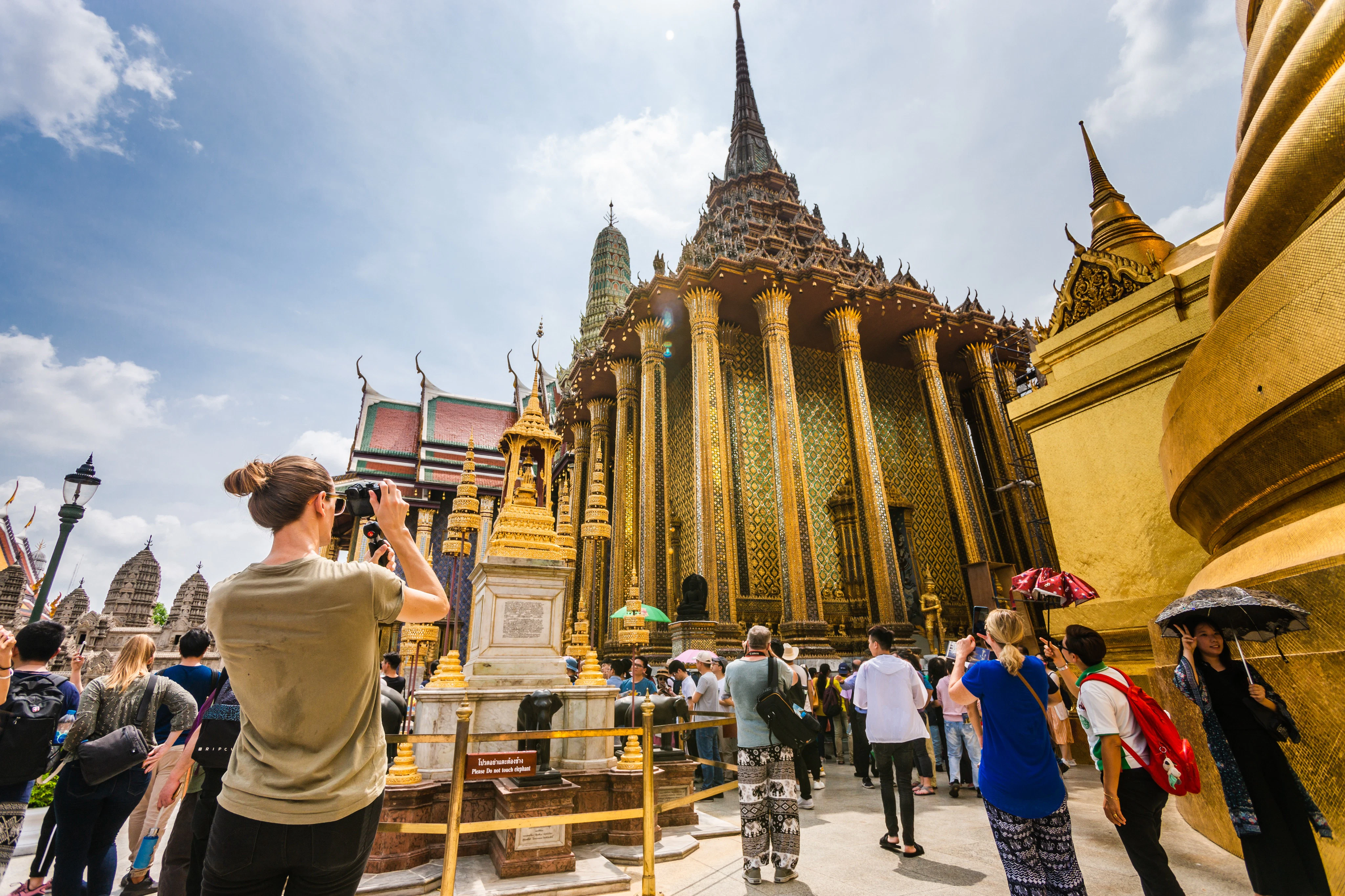 Bangkok: Three Iconic Temples Guided Tour