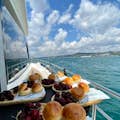 Croisière touristique sur le Bosphore à bord d'un yacht de luxe
