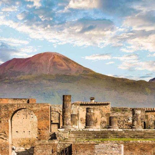 Sorrento: Train Transfer from/to Pompeii