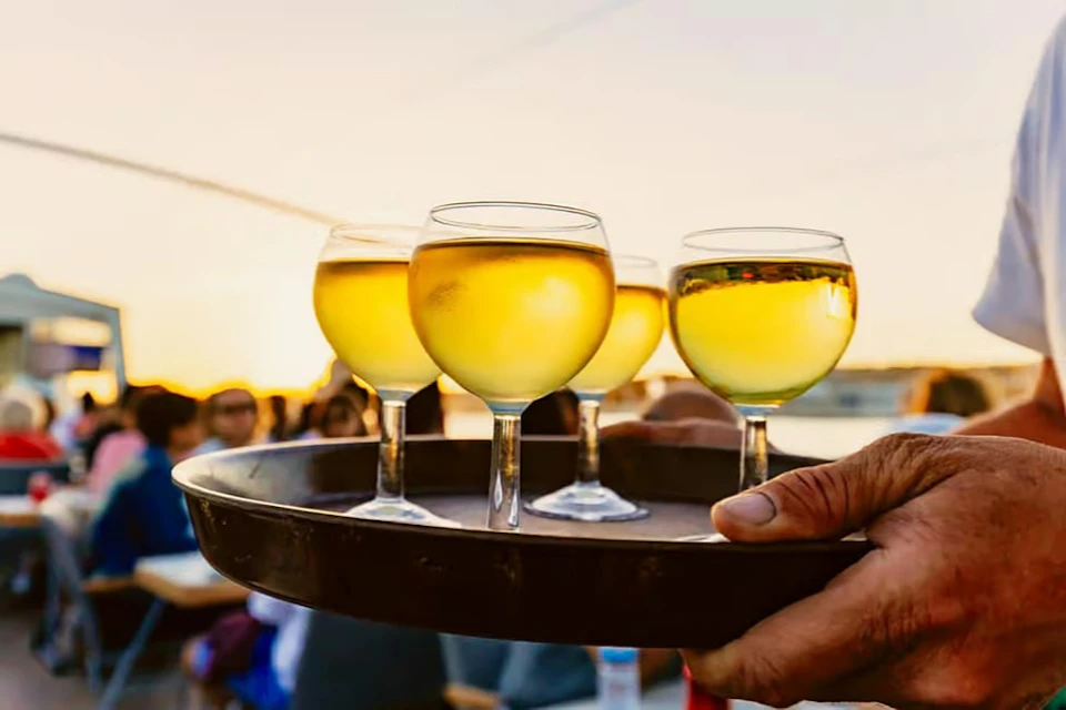Drinks on a FRS Lisbon Sunset Cruise