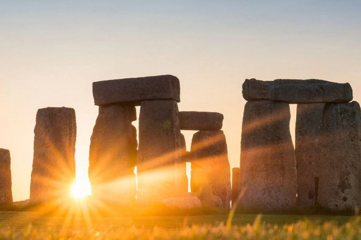 ストーンヘンジ、ソールズベリー | チケット、ツアーなどを予約