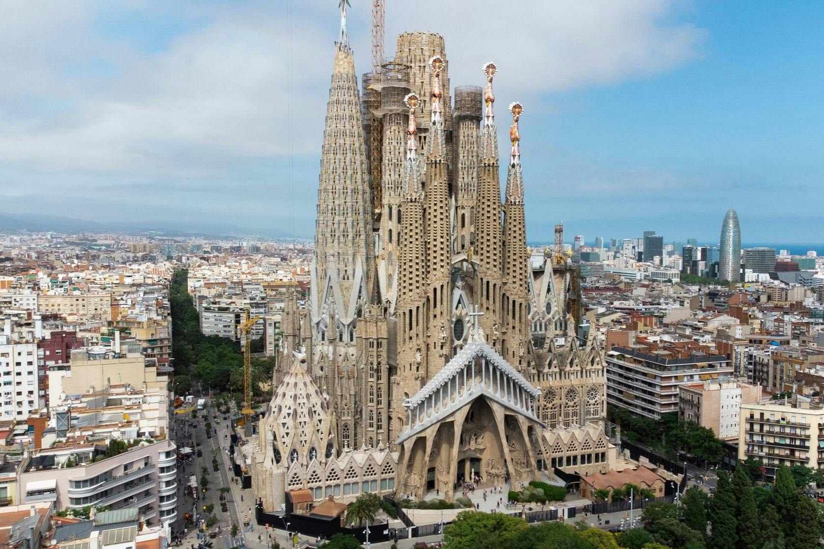 Sagrada Família: Tiquet sense cues + Visita guiada per a grups reduïts
