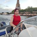 Become a captain in front of the Eiffel Tower