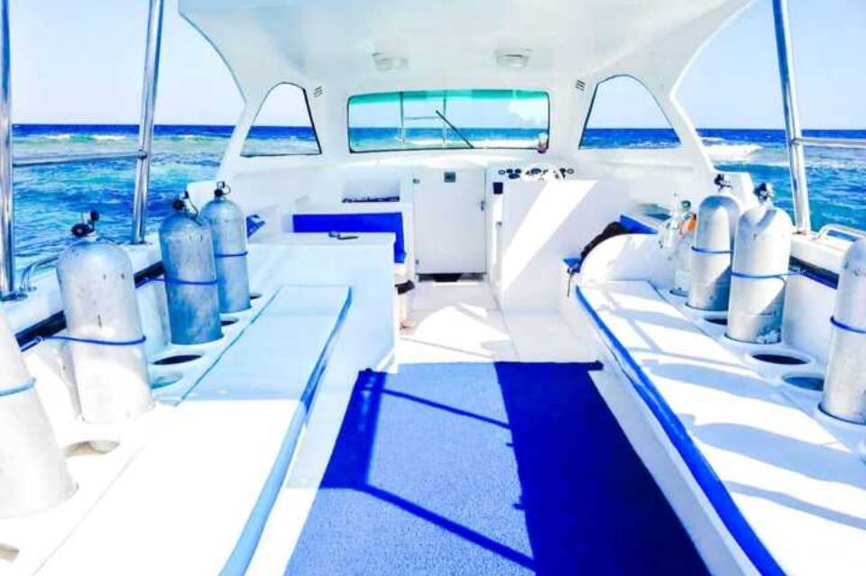 Το ταχύπλοο σκάφος μας για εκδρομές με αναπνευστήρα στο Marsa Alam.