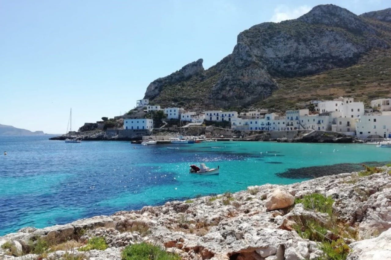 Trapani: Mini tour in barca a Favignana e Levanzo + pranzo — 2
