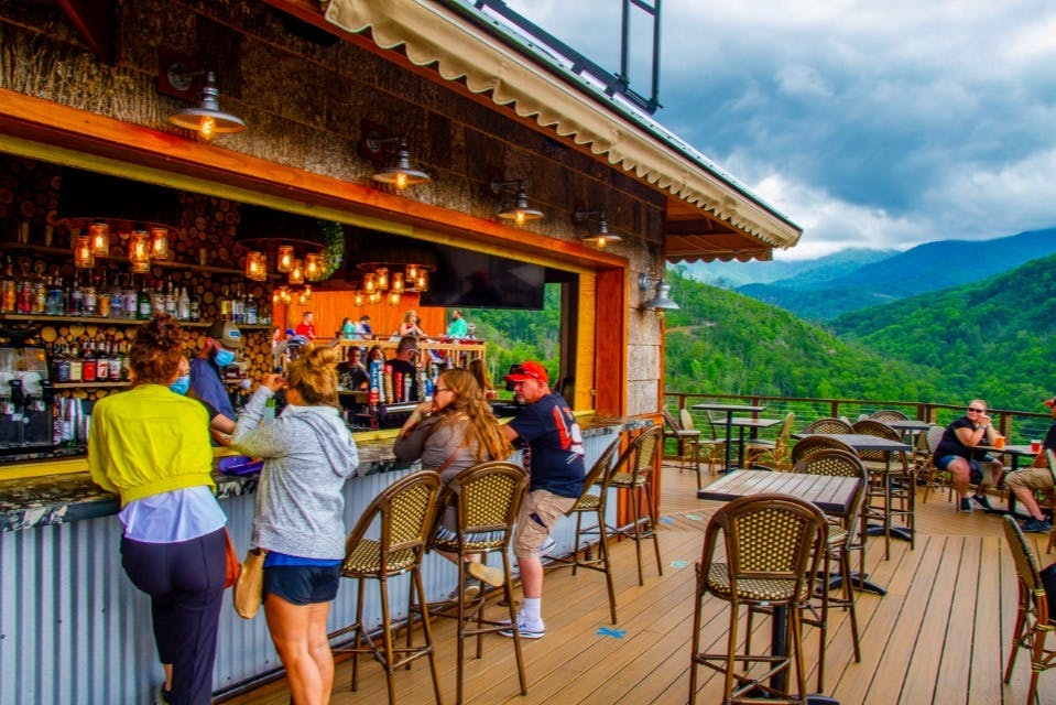 Bar na Top of the World v Anakeestě