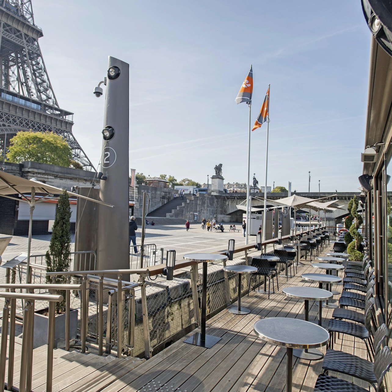 Crucero turístico por el Sena + Comida en Le Bistro Parisien - Alojamientos en Paris