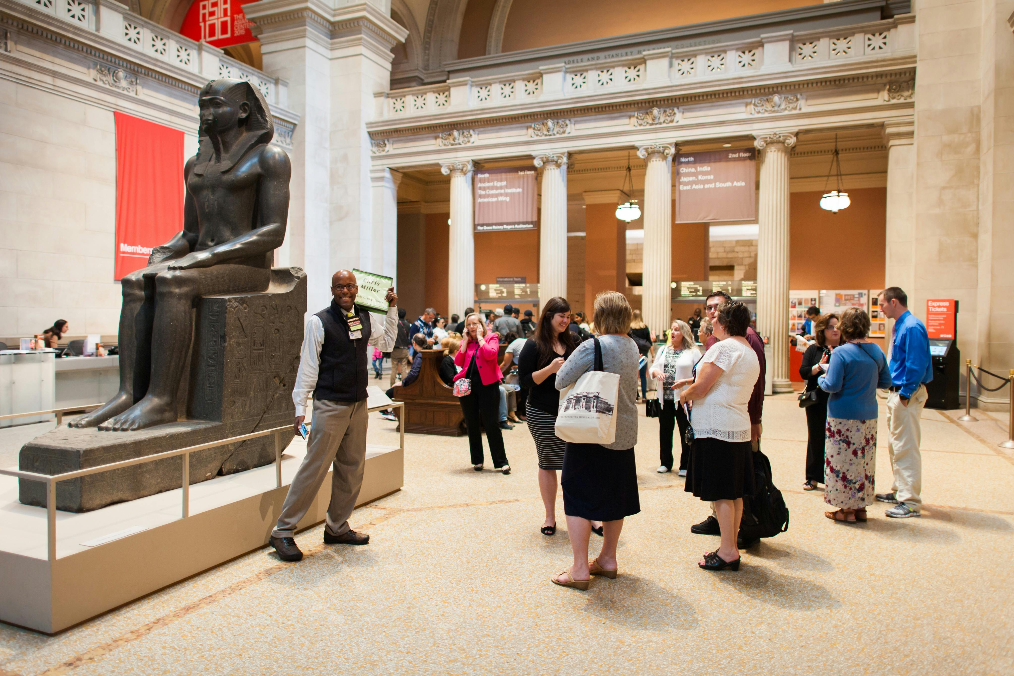 この行列スキップのチケットでツタンカーメンの墓からの遺物を発見し、過去の豊富な宝物を発見しましょう