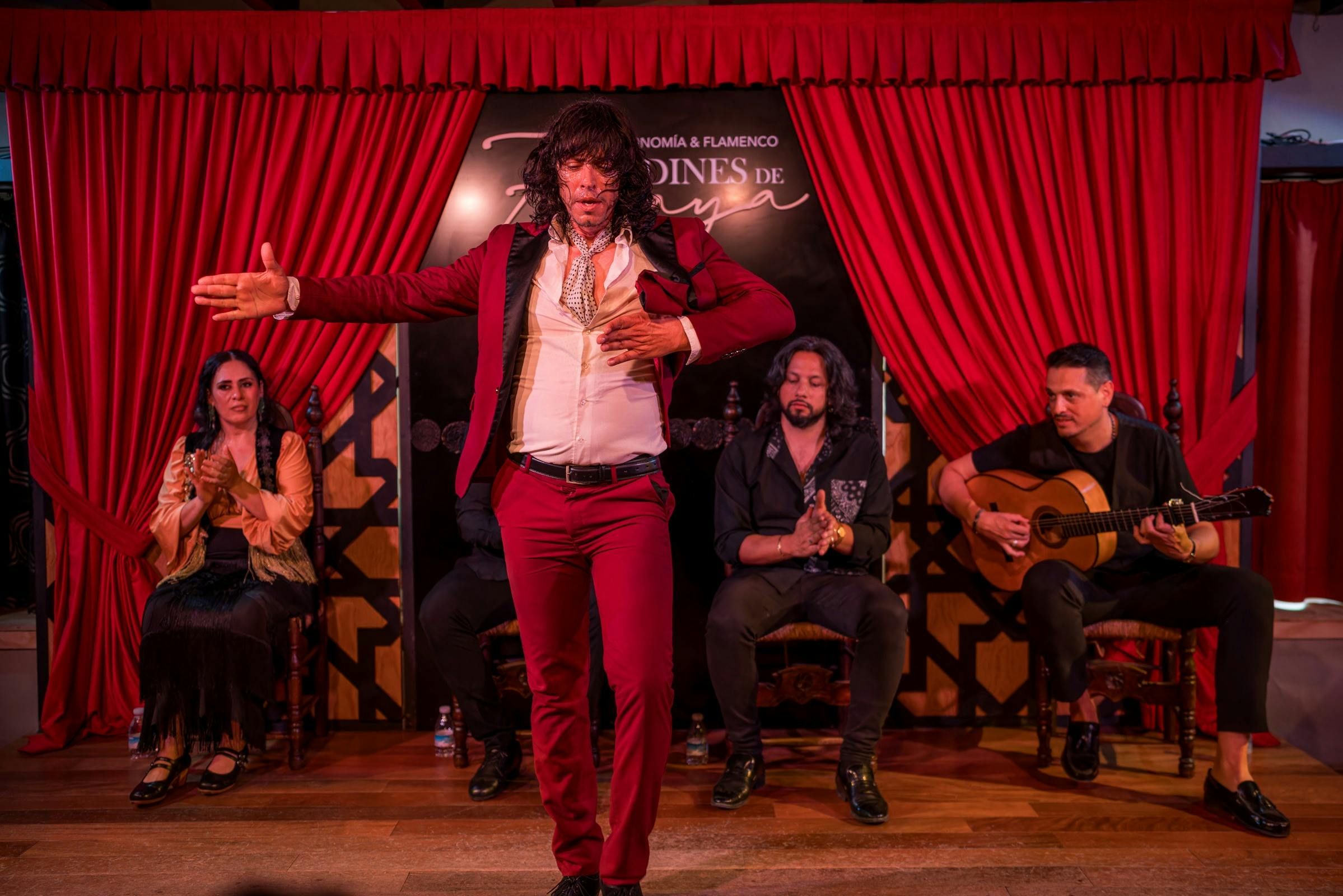 Luis de Luis with his flamenco group