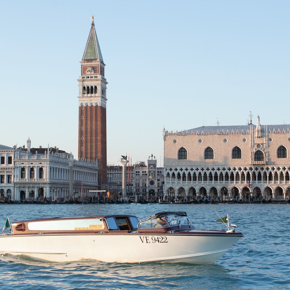 Wassertaxi vom Flughafen Marco Polo nach Venedig