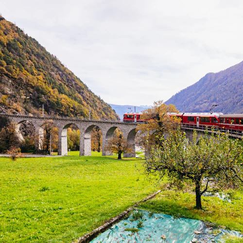 Lago de Como e St. Moritz: excursão de um dia a partir de Milão + passeio de barco e comboio vermelho Bernina - Photo 5