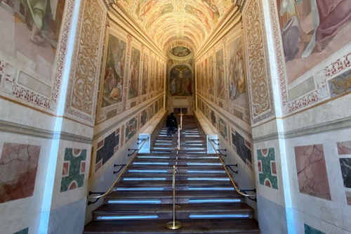 サンクタ・サンクトラムの聖なる階段と礼拝堂：オーディオガイド付きツアー(即日発券)
