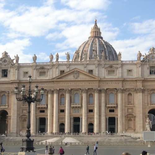 Visita guiada en inglés a San Pedro: Basílica de San Pedro, Plaza y Grutas del Papa