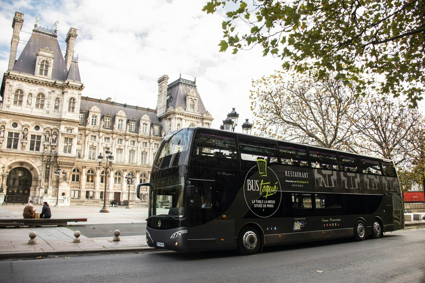 Le Bus Toqué Champs-Elysées in front of Paris City Hall