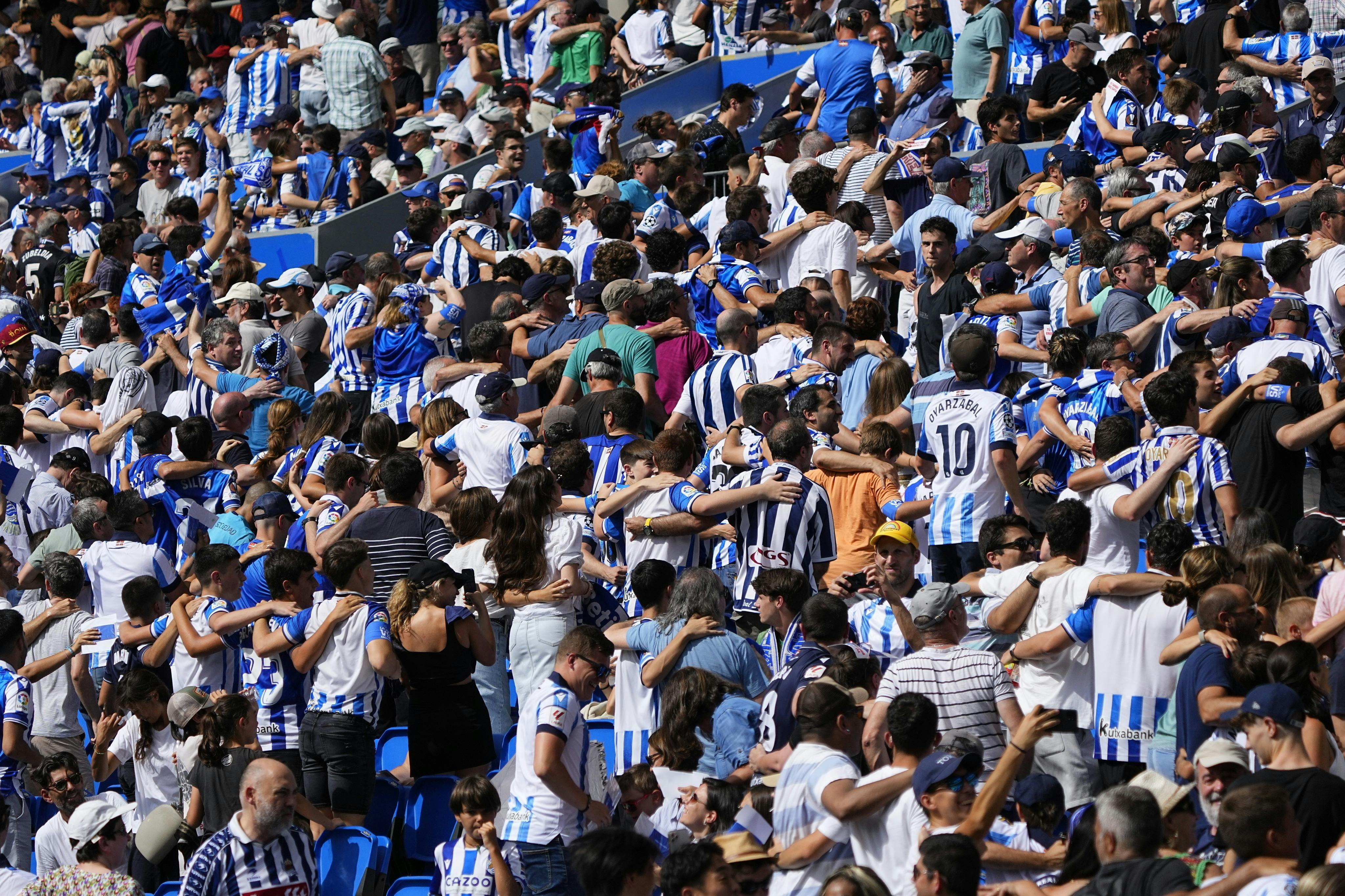 レアル・ソシエダのファンがお祝い