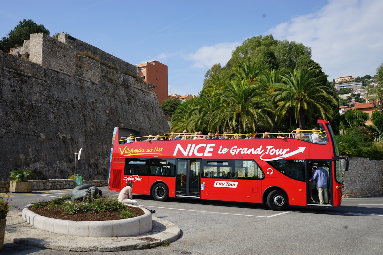 Niza Le Grand Tour: Autobús Hop-on Hop-off - Alojamientos en Niza