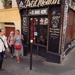Tours & Sightseeing | Paris Walking Tours things to do in Le Basilic