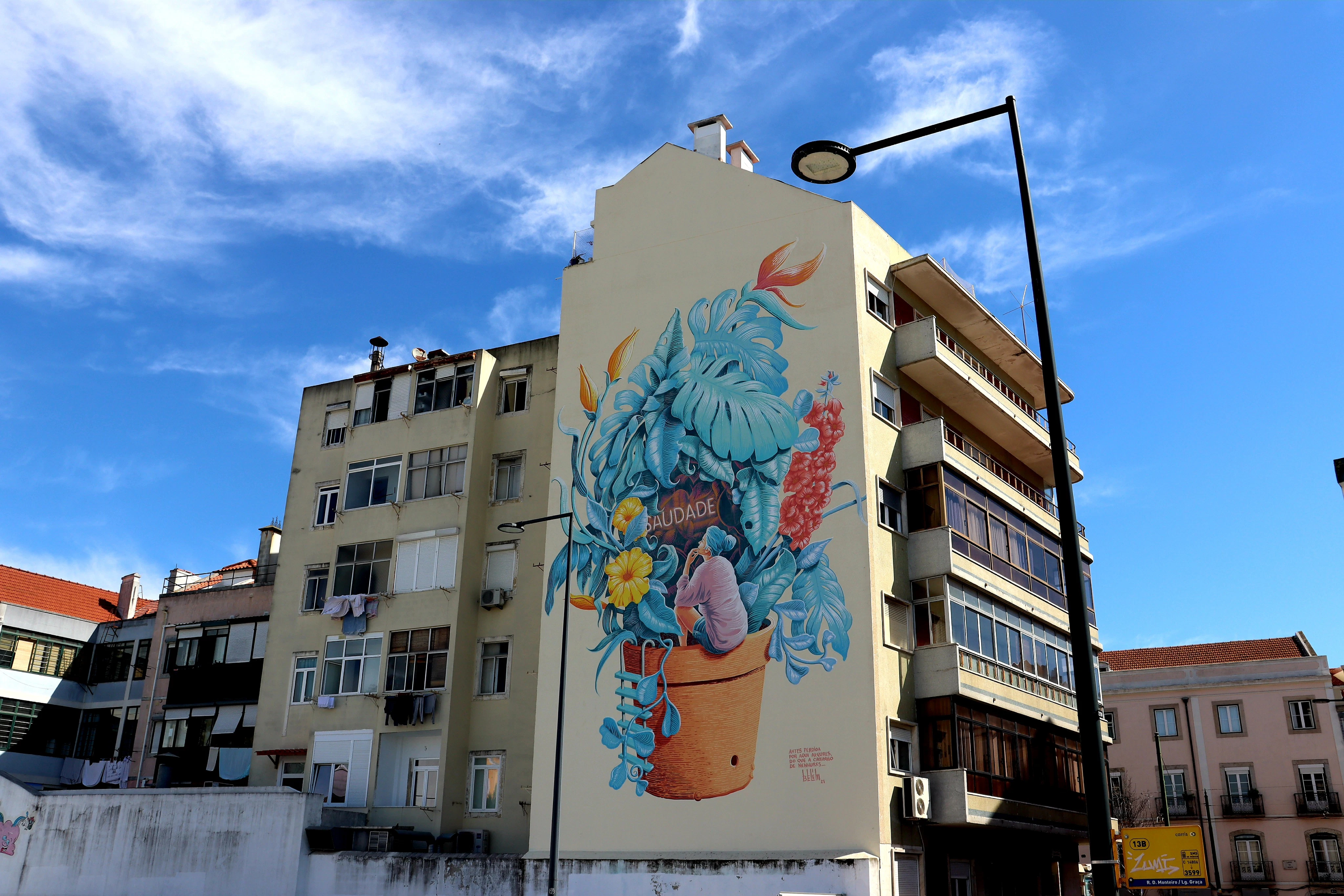 Lisbon: Guided Small-Group Street Art Walking Tour