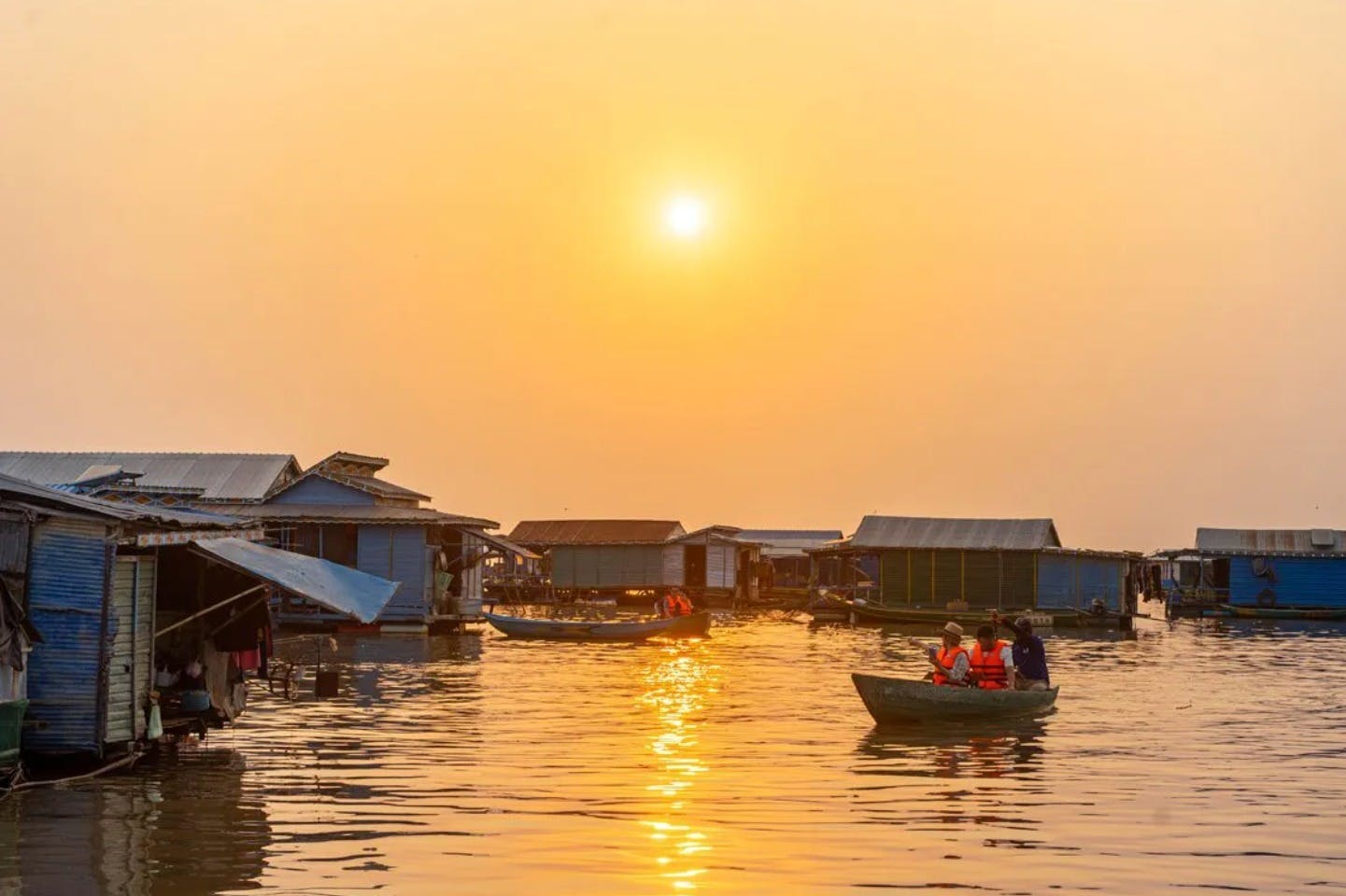 Enjoy the sunset over the floating villages on the Great Tonle Sap Lake with some cold beverages.

