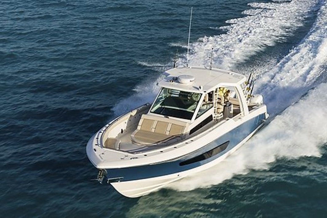 42フィートのボストン捕鯨船「アモーレ」