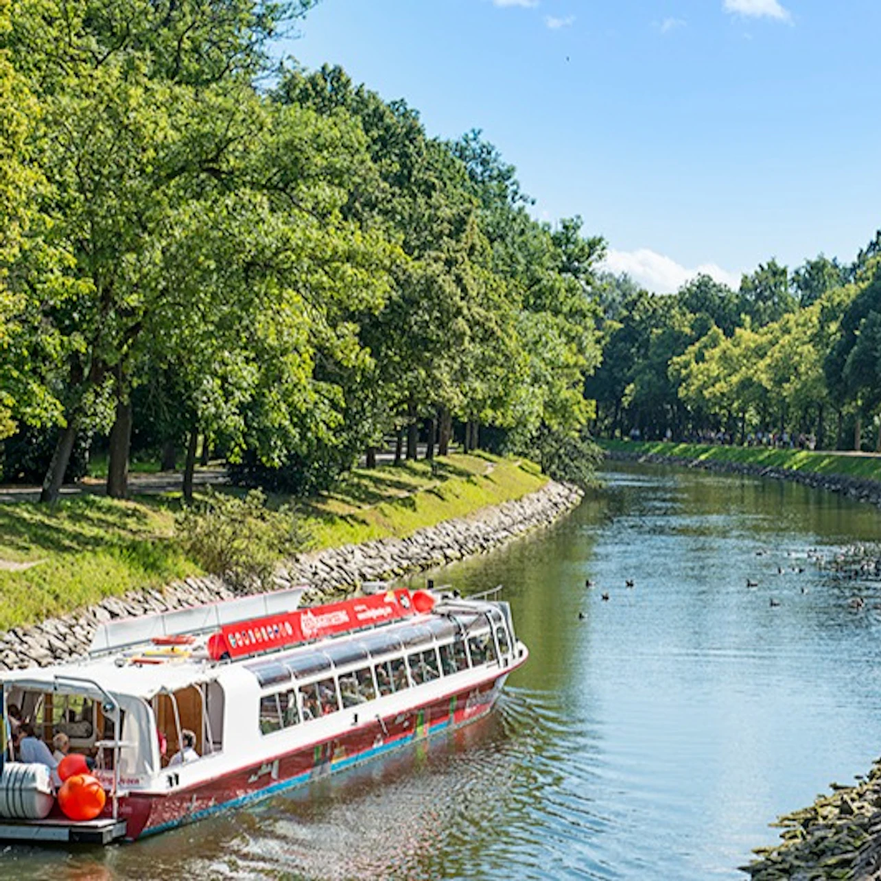 Stockholm: Royal Bridges & Canal Boat Tour with Audio Guide in Stockholm β Tiqets