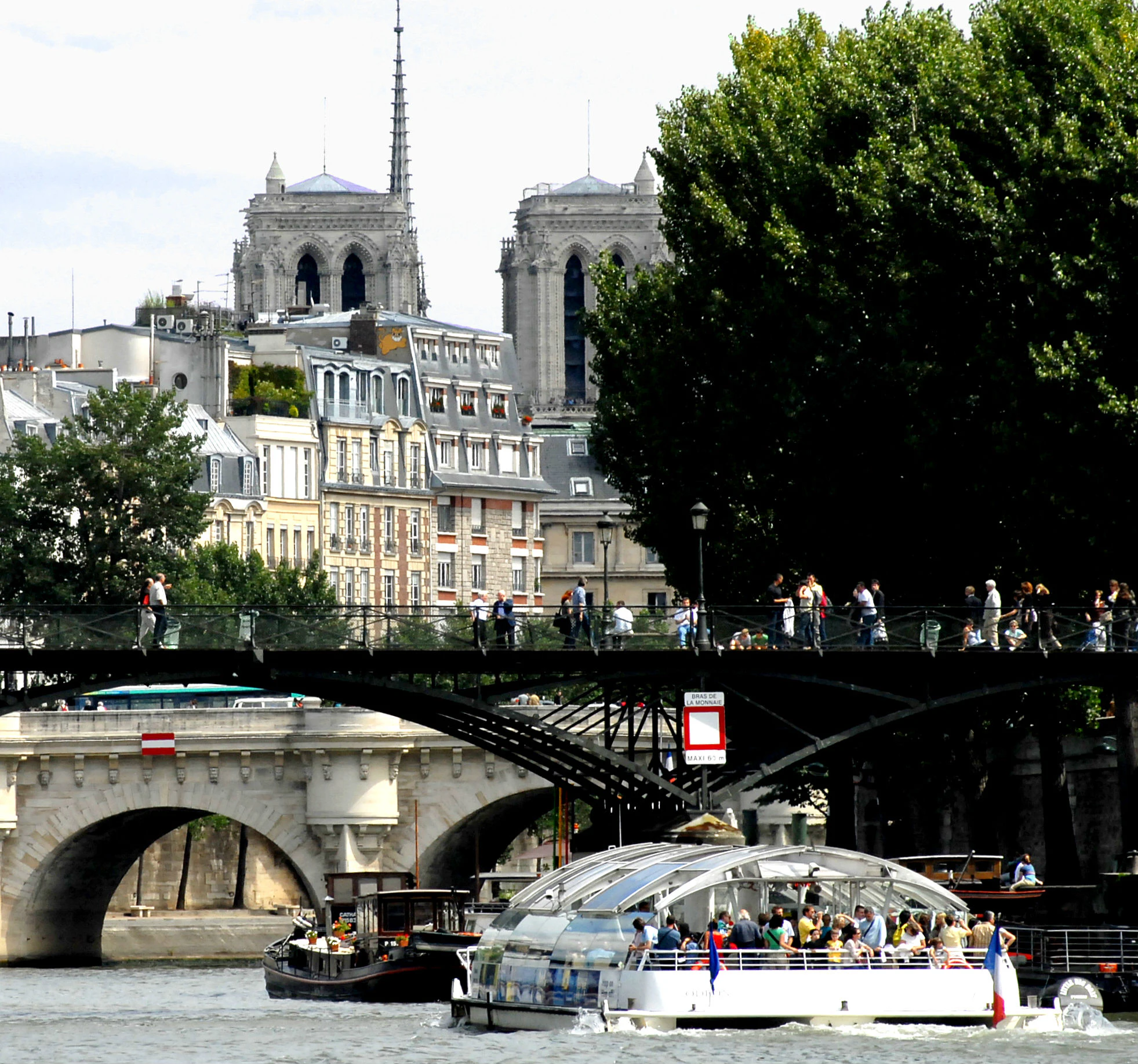 Batobus Paris : Bateau Hop-on Hop-off sur la Seine