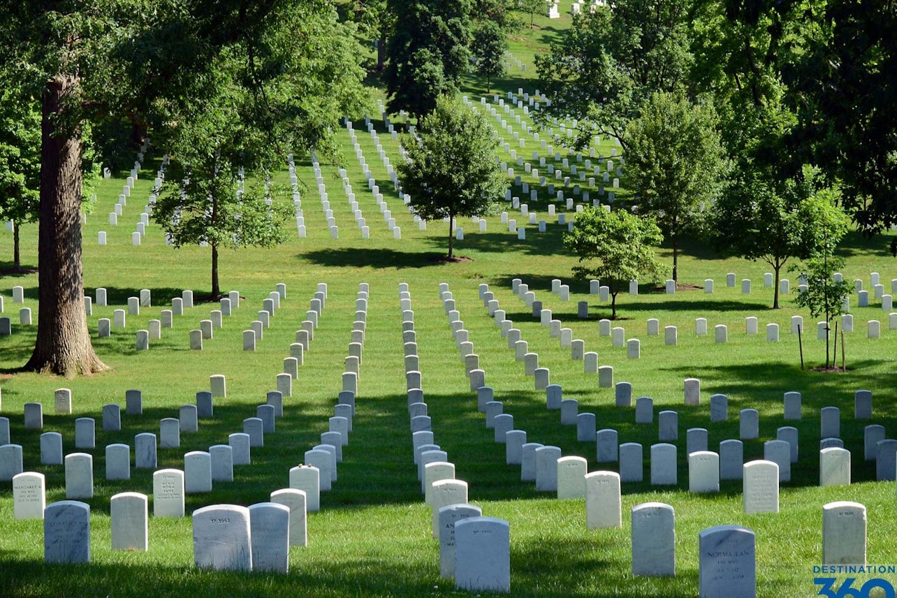 Visita guiada ao Cemitério Nacional de Arlington: Semi-Privado - Acomodações em Washington D.C.