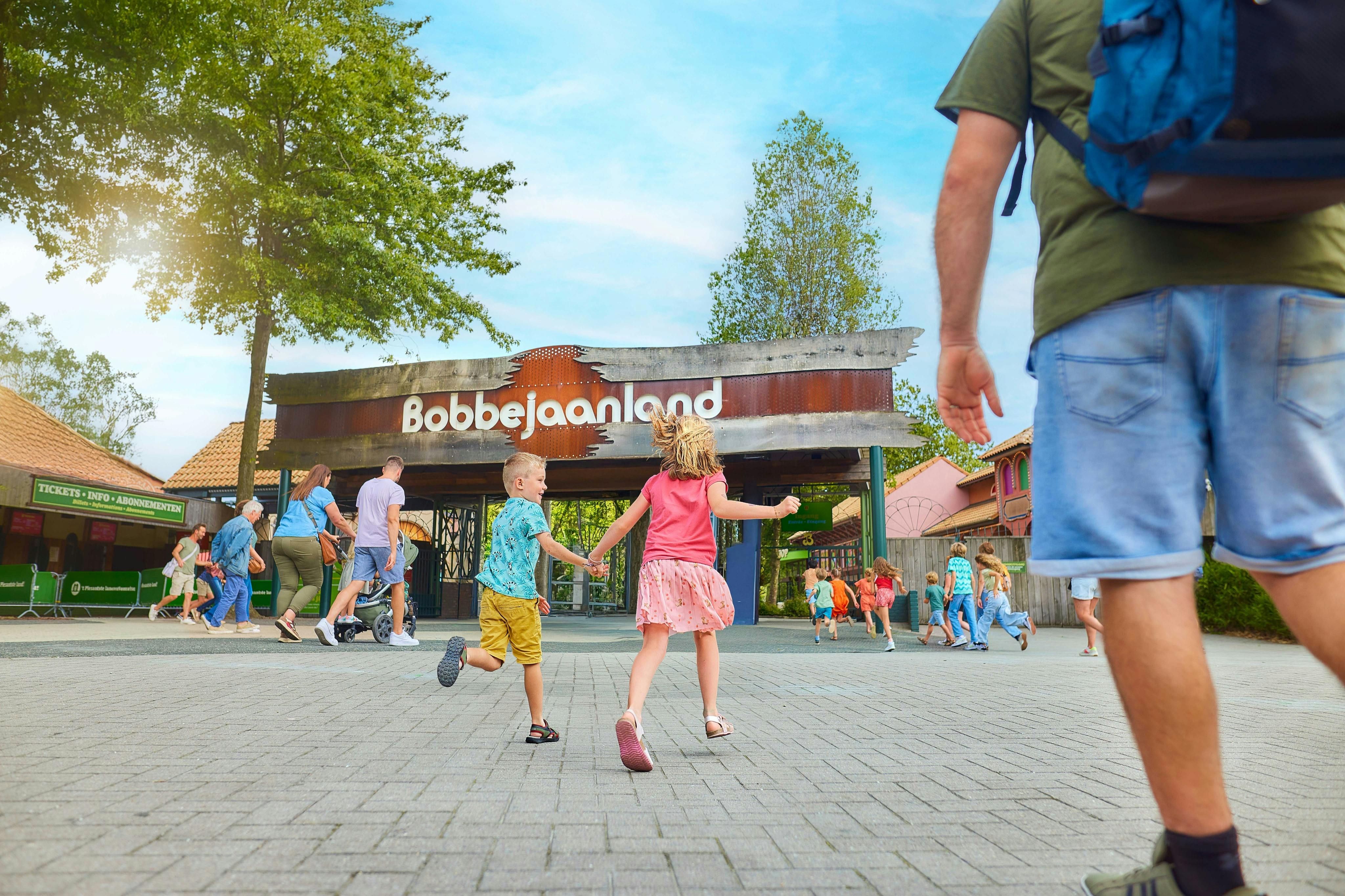entrance to bobbejaanland