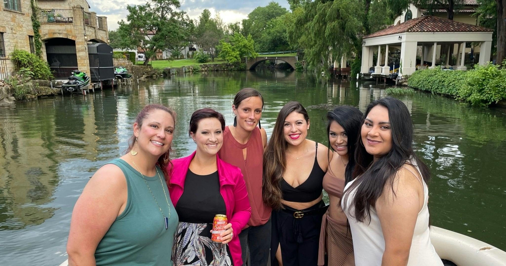 Lake Austin: Sunset Boat Cruise - Photo 4