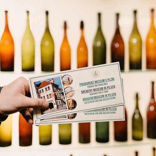 Pilsen: Entrada para o Museu da Cerveja com um copo de cerveja - Photo 4