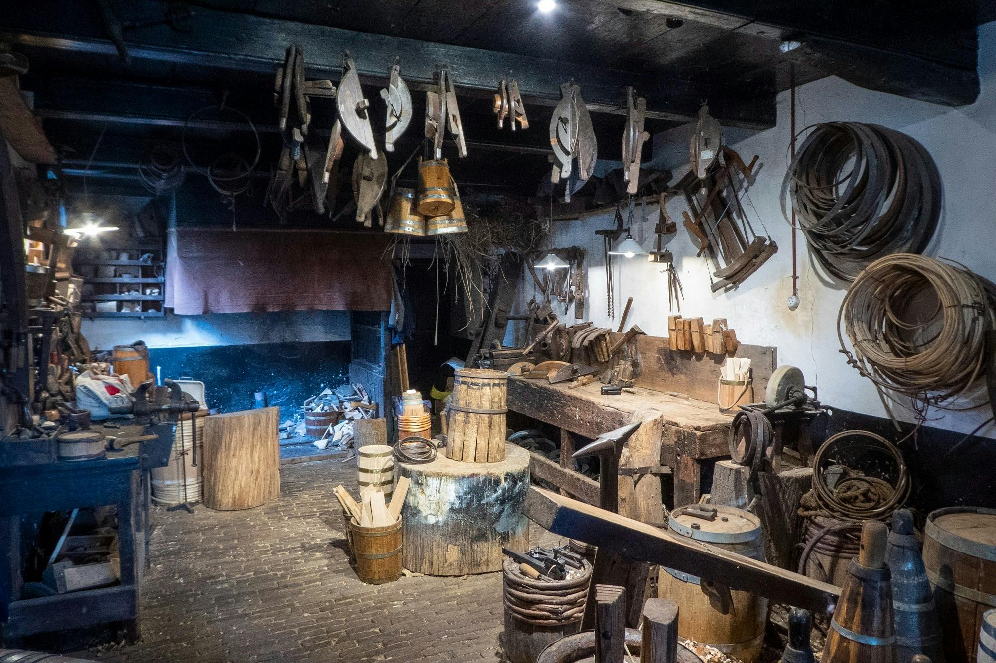 Workshops show the handicrafts from the old days