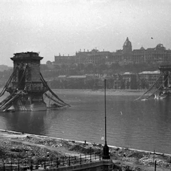 World War II & Cold War Walking Tour & Hospital in the Rock Visit 2